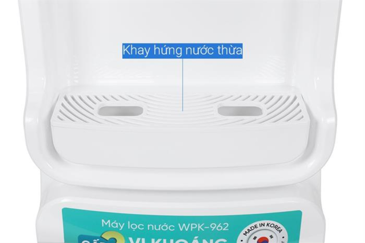 Khu vực vòi lấy nước và khay hứng phía dưới có thể tháo rời để vệ sinh định kỳ